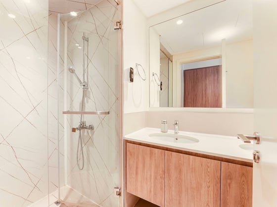 Large Corner 2BR | Full Park View | Vacant, picture 8