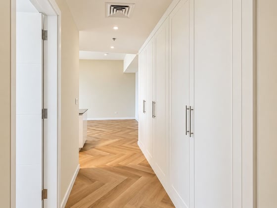 Fully Upgraded | High Floor | Stunning Sea Views, picture 11