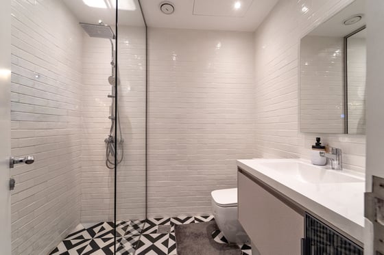 Fully Upgraded | High Floor | Stunning Sea Views, picture 18