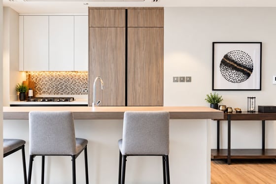 Furnished | Prime Location| Large Layout, picture 3