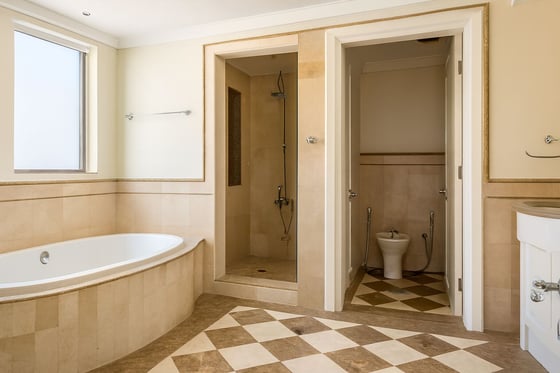 Vacant | Large Duplex | Private Pool...., picture 10