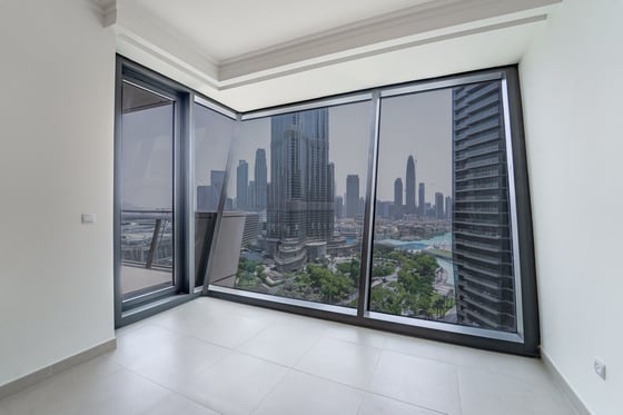 Burj Khalifa View | UPGRADED | Maid's Room, picture 8
