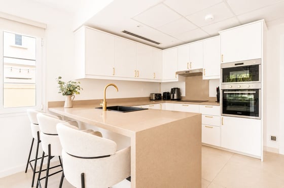 Fully Upgraded | Furnished | Quiet | Vacant, picture 8