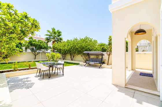 Fully Upgraded | Furnished | Quiet | Vacant, picture 18