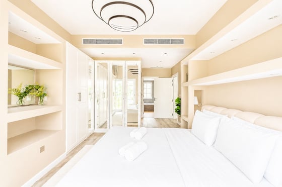 Fully Upgraded | Furnished | Quiet | Vacant, picture 9