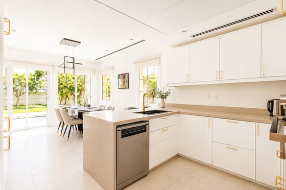 Fully Upgraded | Furnished | Quiet | Vacant, picture 7