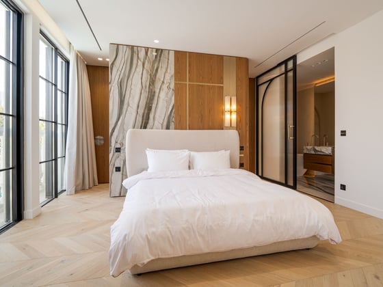 Sophisticated Villa with Private Pool and Terrace, picture 10