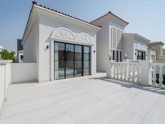 Sophisticated Villa with Private Pool and Terrace, picture 28