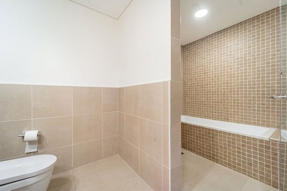 Huge Terrace | Upgraded | Vacant on Transfer, picture 10