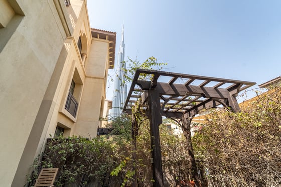 Vacant | Garden | Burj Khalifa View | Renovated, picture 1