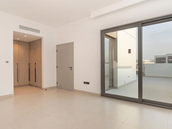 Vacant | Luxury Living | Green Community, picture 5