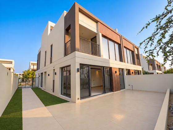 Vacant | Luxury Living | Green Community, picture 1