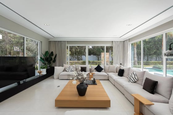 An impressive 4-bed villa with pool in Al Barari’s The Nest, picture 3