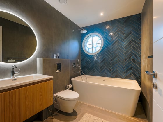 Exclusive Upgraded Lakefront Villa, picture 9