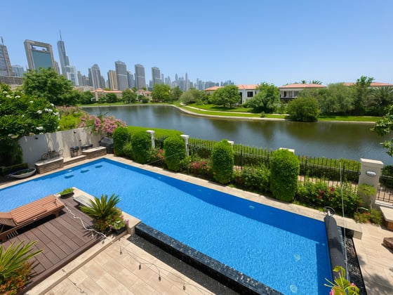 Exclusive Upgraded Lakefront Villa, picture 1