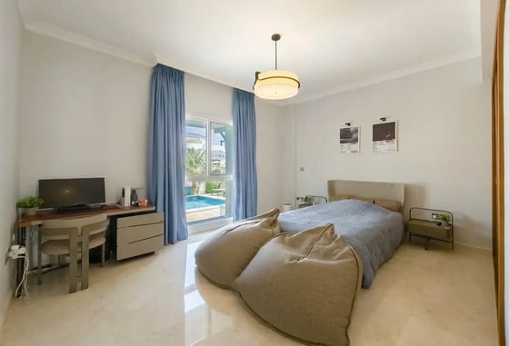 Upgraded & Furnished | Vacant | Beach Access, picture 13