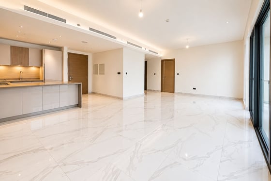 High Floor | Pool View | Luxury Interiors, picture 2