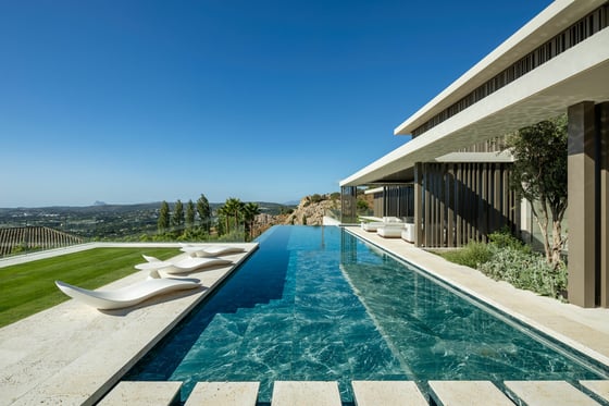A substantial architectural residence into 5star golf resort, picture 2