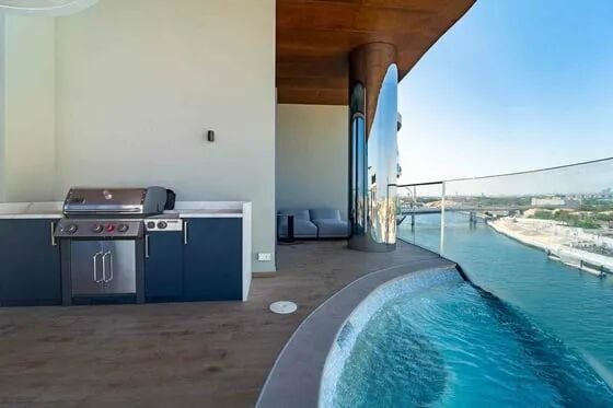 Canal-facing 4-bed apartment in Mr. C Residences, Jumeirah, picture 1