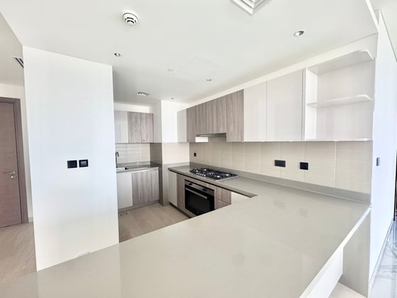 Spacious |  Maids Room  |  Burj Khalifa View, picture 7