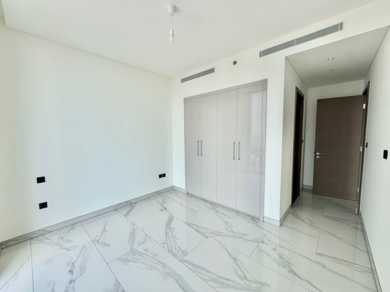 Spacious |  Maids Room  |  Burj Khalifa View, picture 13