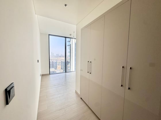 Spacious |  Maids Room  |  Burj Khalifa View, picture 14