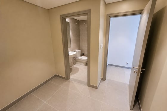 Modern & Bright | Boulevard View | Maids Room, picture 18
