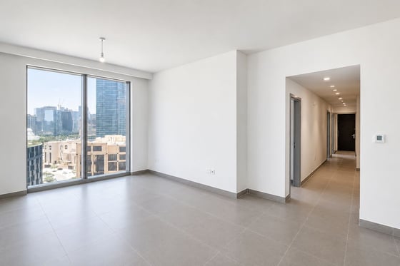 Modern & Bright | Boulevard View | Maids Room, picture 8