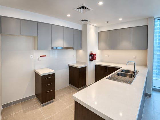 Modern & Bright | Boulevard View | Maids Room, picture 6