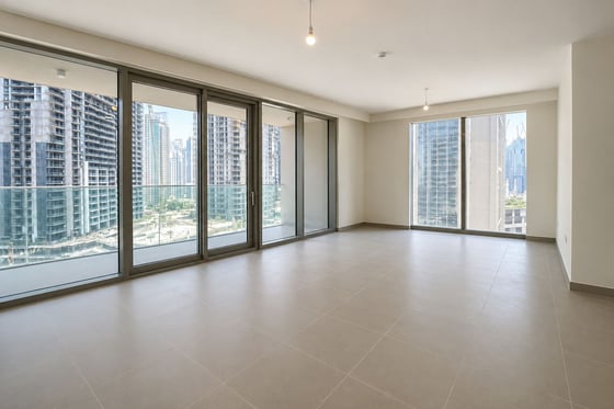 Modern & Bright | Boulevard View | Maids Room, picture 2