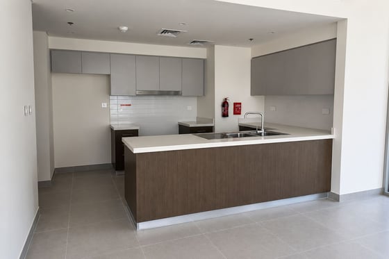 Modern & Bright | Boulevard View | Maids Room, picture 4