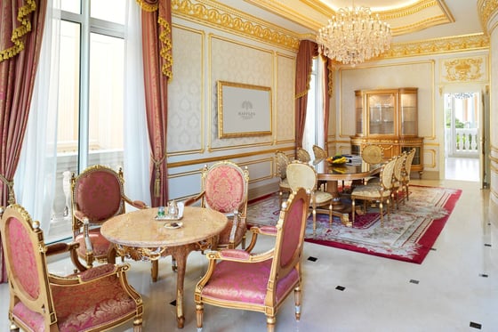 A palatial 4-bedroom Imperial Mansion at Raffles The Palm, picture 3