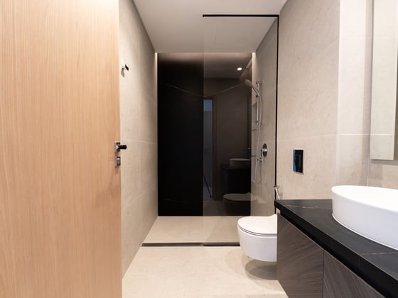 Elegant Waterfront Apartment in Business Bay, picture 15