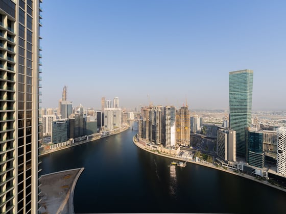 Elegant Waterfront Apartment in Business Bay, picture 2