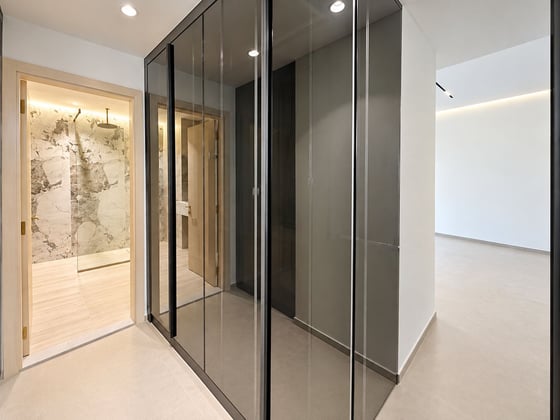 Beautifully Upgraded | Vacant Now | Closed Kitchen, picture 9