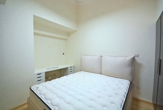 Upgraded | Fully Furnished | Spacious Layout, picture 7