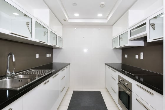 Upgraded | Fully Furnished | Spacious Layout, picture 5