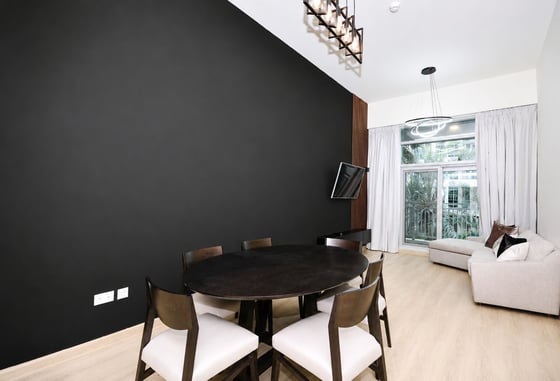 Upgraded | Fully Furnished | Spacious Layout, picture 3