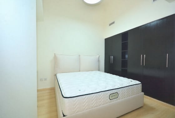Upgraded | Fully Furnished | Spacious Layout, picture 8