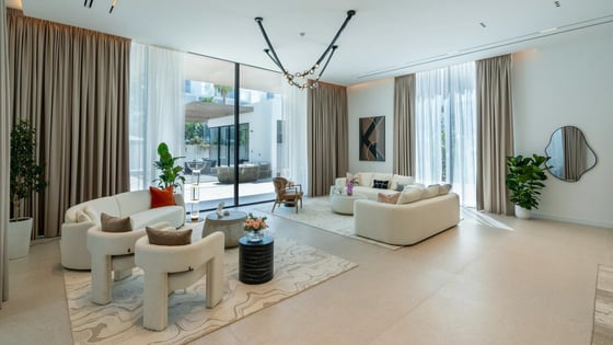 Dreamy luxury villa in Al Barari with private pool, picture 1