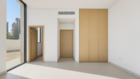 Corner villa in Dubai Hills with park view, picture 9