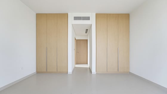 Corner villa in Dubai Hills with park view, picture 11