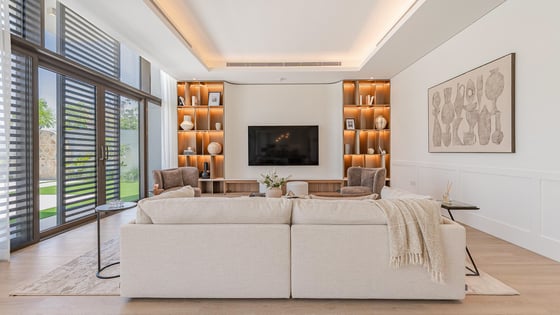 Upgraded villa in MBR City with private pool, picture 9