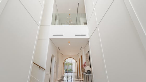 Upgraded villa in MBR City with private pool, picture 10