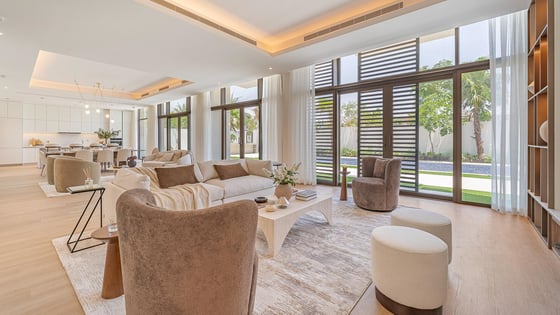 Upgraded villa in MBR City with private pool, picture 1
