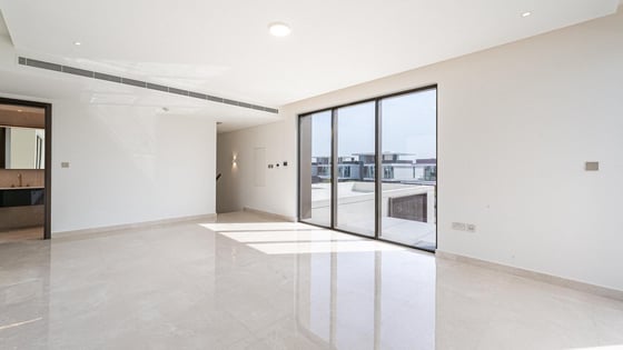 Modern style villa in Dubai Hills with luxurious interior, picture 9