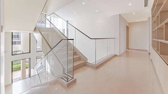 Corner villa in Dubai Hills with private roof terraces, picture 7