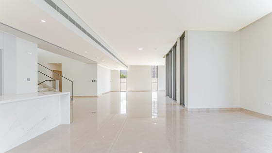 Corner villa in Dubai Hills with private roof terraces, picture 6