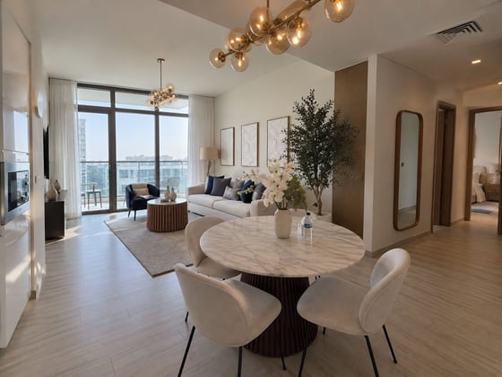 Vacant | Furnished | Canal & Future Tower View, picture 3