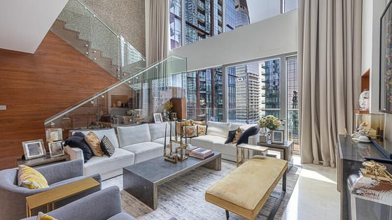 Duplex penthouse unit in Dubai Marina with landmark view, picture 1
